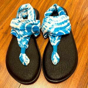 Sanuk yoga mat sandals. Size 7